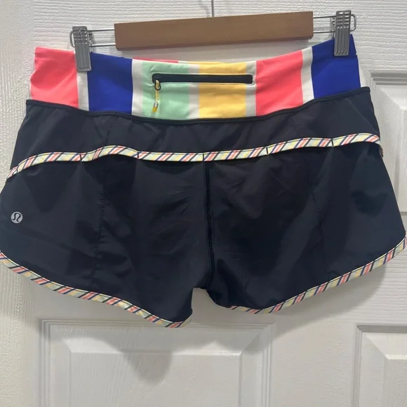 Lululemon Run: RARE Speed Short SeaWheeze Mountie Stripe Edge  size 6 - Picture 2 of 3